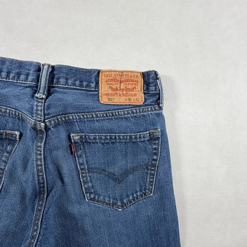 Levis 527 Mens Slim Bootcut Jeans Blue Cowboy Denim Size 30x32 Retro Y2K